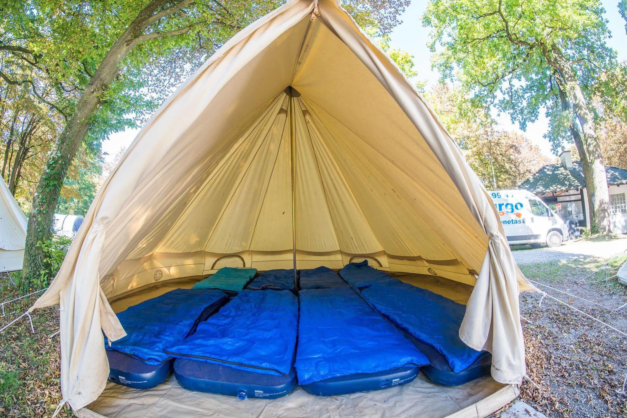 Pamplona Camping Aizoain Bagian luar foto